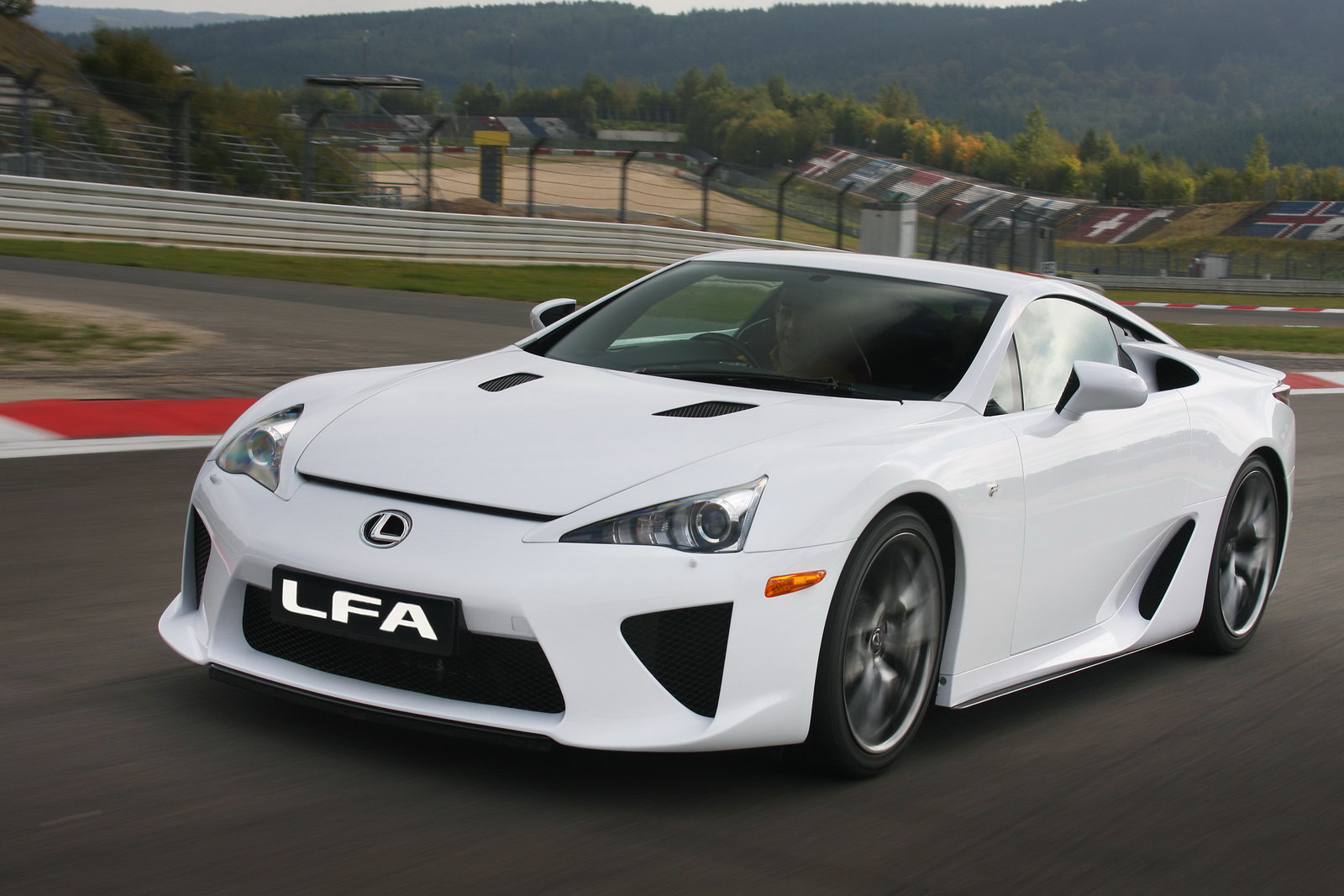 2012-Lexus-LFA-Pictures